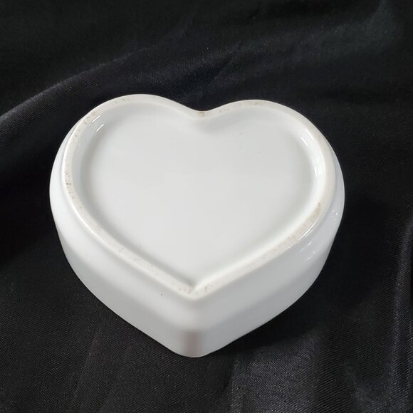 VTG TAKAHASHI Heart Shape Floral Porcelain Trinket/Jewelry Box Made In Japan - Picture 6 of 10